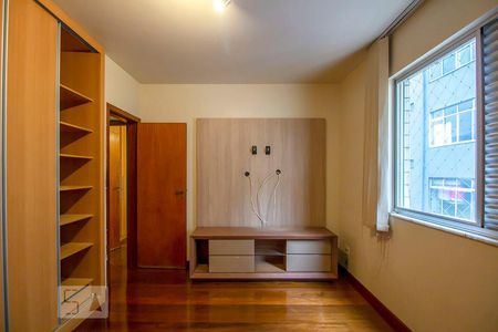 Quarto de apartamento à venda com 4 quartos, 121m² em Coração Eucarístico, Belo Horizonte