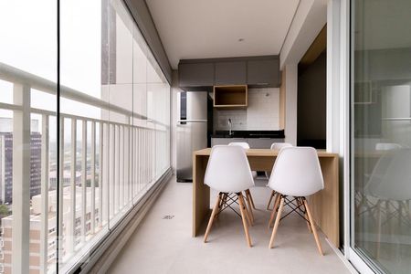 Varanda de kitnet/studio para alugar com 1 quarto, 35m² em Pinheiros, São Paulo