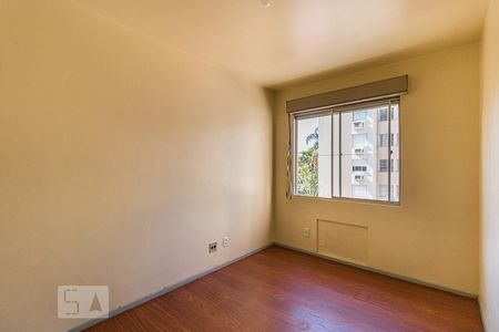 Quarto 1 de apartamento para alugar com 2 quartos, 61m² em Rubem Berta, Porto Alegre