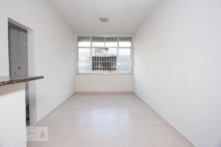 Sala de kitnet/studio à venda com 1 quarto, 26m² em Laranjeiras, Rio de Janeiro