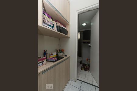 Corredor de apartamento para alugar com 2 quartos, 58m² em Vila Monte Alegre, São Paulo