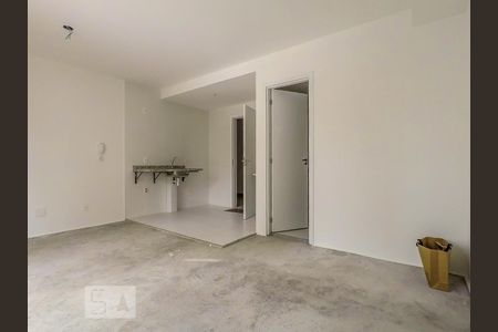 Sala / Quarto de kitnet/studio para alugar com 1 quarto, 28m² em Liberdade, São Paulo