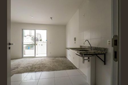 Entrada de kitnet/studio para alugar com 1 quarto, 28m² em Liberdade, São Paulo