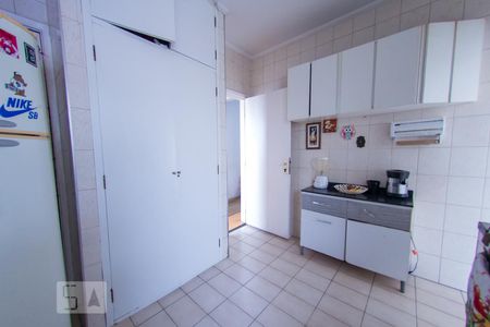 Cozinha de apartamento à venda com 3 quartos, 105m² em Sumarezinho, São Paulo