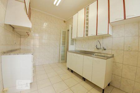 Cozinha de apartamento à venda com 2 quartos, 53m² em Floresta, Porto Alegre