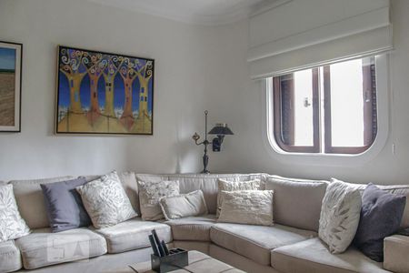 Sala de TV de apartamento para alugar com 3 quartos, 223m² em Itaim Bibi, São Paulo