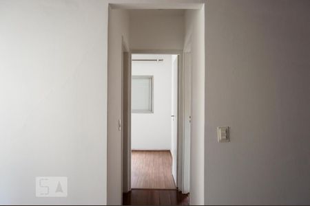 Corredor - Acesso aos dormitórios de apartamento à venda com 2 quartos, 58m² em Vila Buarque, São Paulo