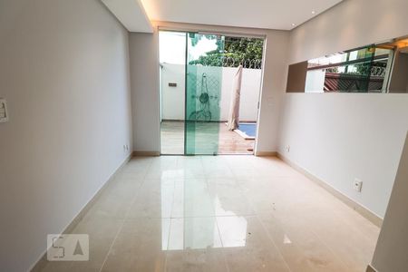 Sala de casa para alugar com 3 quartos, 300m² em Setor Bela Vista, Goiânia