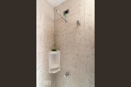 Banheiro de kitnet/studio para alugar com 1 quarto, 33m² em Novo Mundo, Curitiba