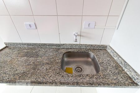 Cozinha de kitnet/studio para alugar com 1 quarto, 33m² em Novo Mundo, Curitiba