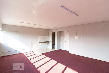 Quarto de kitnet/studio para alugar com 1 quarto, 33m² em Novo Mundo, Curitiba