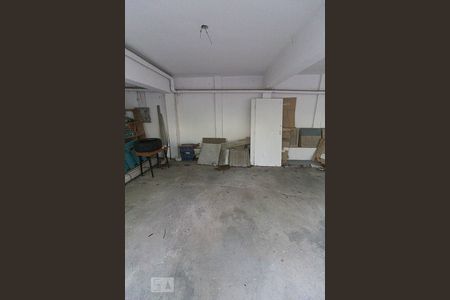Garagem de kitnet/studio para alugar com 1 quarto, 33m² em Novo Mundo, Curitiba