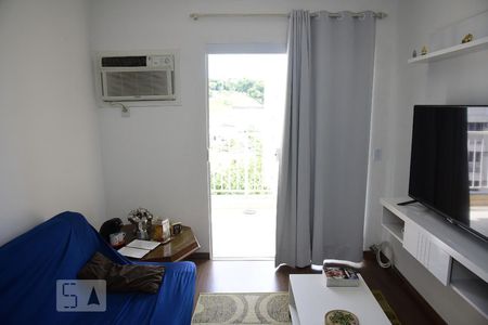 Sala de apartamento para alugar com 2 quartos, 61m² em Pechincha, Rio de Janeiro