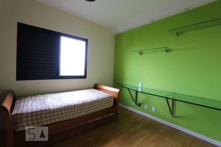 suite de apartamento para alugar com 4 quartos, 195m² em Parque do Morumbi, São Paulo