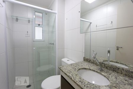 banheiro de apartamento para alugar com 3 quartos, 64m² em Jardim Caboré, São Paulo