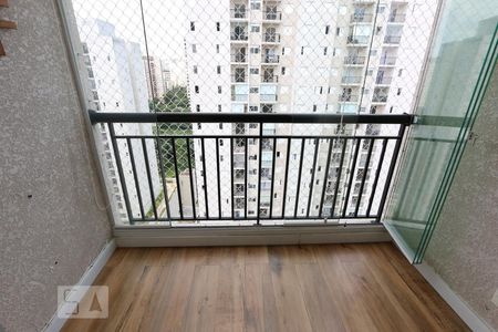 varanda de apartamento para alugar com 3 quartos, 64m² em Jardim Caboré, São Paulo