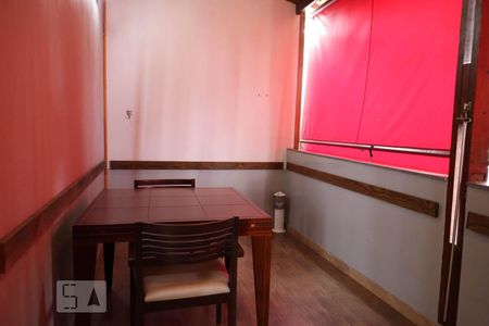 Casa à venda com 172m², 5 quartos e 1 vaga