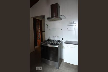 Casa à venda com 172m², 5 quartos e 1 vaga