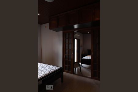 Casa à venda com 172m², 5 quartos e 1 vaga