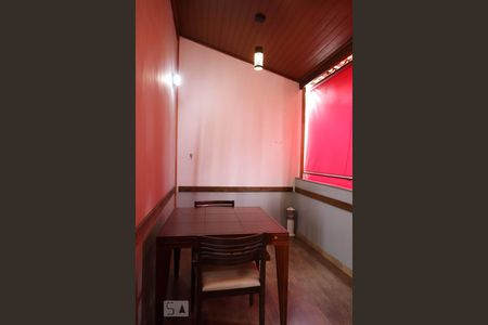 Casa à venda com 172m², 5 quartos e 1 vaga