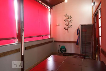 Casa à venda com 172m², 5 quartos e 1 vaga