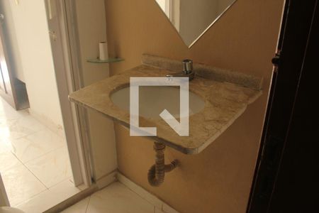 Lavabo de casa para alugar com 2 quartos, 70m² em Jardim Alzira, São Paulo