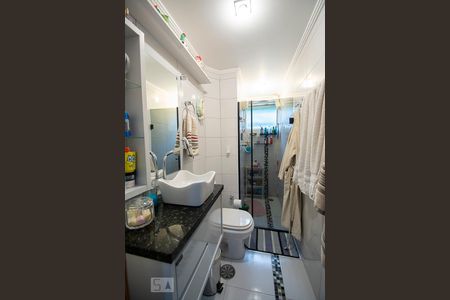 Banheiro de apartamento à venda com 2 quartos, 58m² em Vila Vitório Mazzei, São Paulo