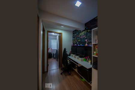 Quarto reversível de apartamento à venda com 2 quartos, 58m² em Vila Vitório Mazzei, São Paulo