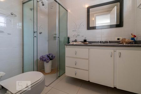 Banheiro da Suíte 1 de casa à venda com 4 quartos, 450m² em Alphaville, Barueri