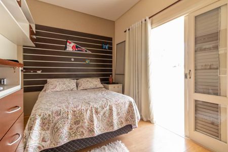 Casa à venda com 450m², 4 quartos e 3 vagas Casa à venda com 450m², 4 quartos e 3 vagasSuíte 4