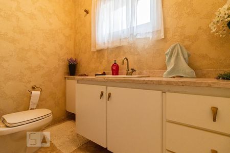 Casa à venda com 450m², 4 quartos e 3 vagas Casa à venda com 450m², 4 quartos e 3 vagasLavabo