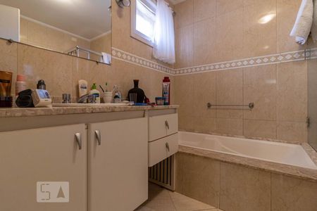 Casa à venda com 450m², 4 quartos e 3 vagas Casa à venda com 450m², 4 quartos e 3 vagasBanheiro da Suíte 3