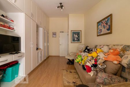 Casa à venda com 450m², 4 quartos e 3 vagas Casa à venda com 450m², 4 quartos e 3 vagasSala Privativa