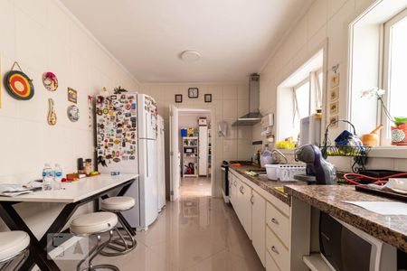 Casa à venda com 450m², 4 quartos e 3 vagas Casa à venda com 450m², 4 quartos e 3 vagasCozinha