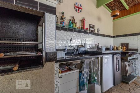 Casa à venda com 450m², 4 quartos e 3 vagas Casa à venda com 450m², 4 quartos e 3 vagasChurrasqueira