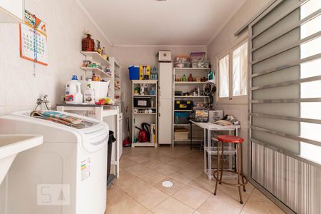 Casa à venda com 450m², 4 quartos e 3 vagas Casa à venda com 450m², 4 quartos e 3 vagasÁrea de Serviço