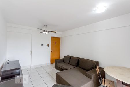 Sala de apartamento para alugar com 2 quartos, 65m² em Jardim Goiás, Goiânia