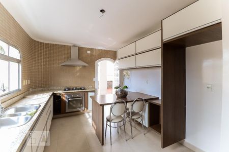 Cozinha de casa para alugar com 3 quartos, 400m² em Penha de França, São Paulo