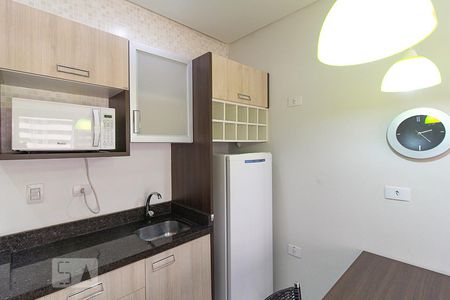 Cozinha de kitnet/studio para alugar com 1 quarto, 30m² em Centro, Curitiba