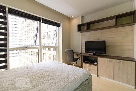 Quarto de kitnet/studio para alugar com 1 quarto, 30m² em Centro, Curitiba