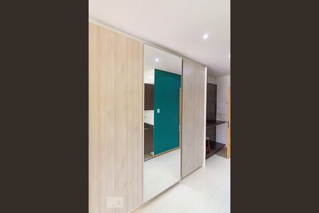 Quarto - Armários de kitnet/studio para alugar com 1 quarto, 30m² em Centro, Curitiba