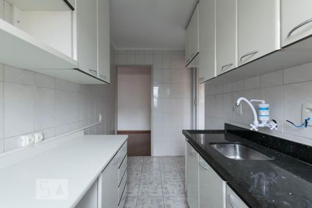 Cozinha de apartamento para alugar com 2 quartos, 62m² em Jardim Santa Emília, São Paulo