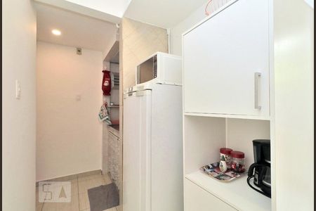 Cozinha. de kitnet/studio à venda com 1 quarto, 27m² em Copacabana, Rio de Janeiro