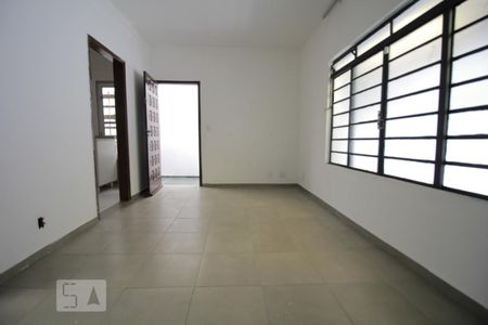 Sala de casa à venda com 3 quartos, 120m² em Jaguaribe, Osasco