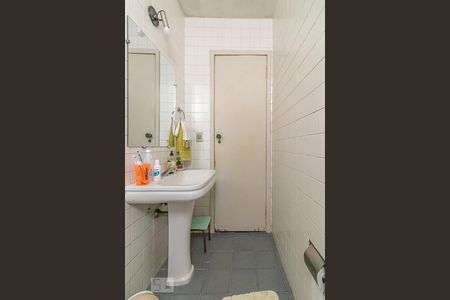Banheiro de apartamento para alugar com 3 quartos, 80m² em Santa Tereza, Belo Horizonte
