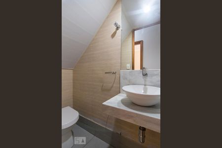 Lavabo de casa à venda com 3 quartos, 200m² em Vila Ester (zona Norte), São Paulo