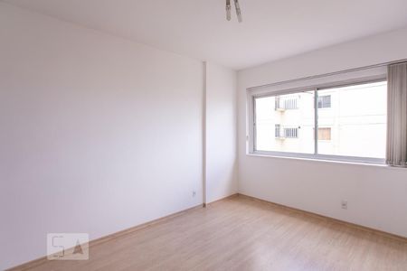 Sala de apartamento para alugar com 1 quarto, 42m² em Centro Histórico, Porto Alegre