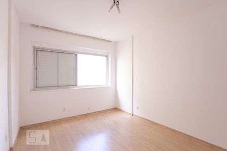 Suíte de apartamento para alugar com 1 quarto, 42m² em Centro Histórico, Porto Alegre