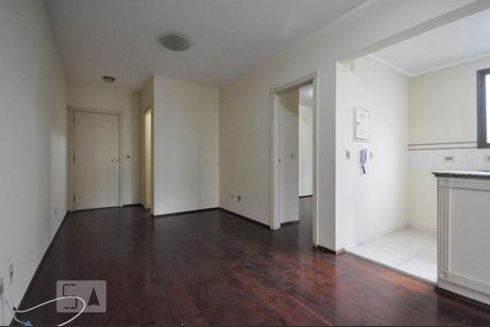 Sala de apartamento para alugar com 1 quarto, 72m² em Cambuí, Campinas