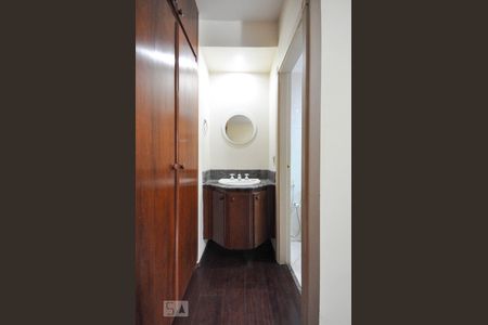 Quarto Suíte de apartamento para alugar com 1 quarto, 72m² em Cambuí, Campinas